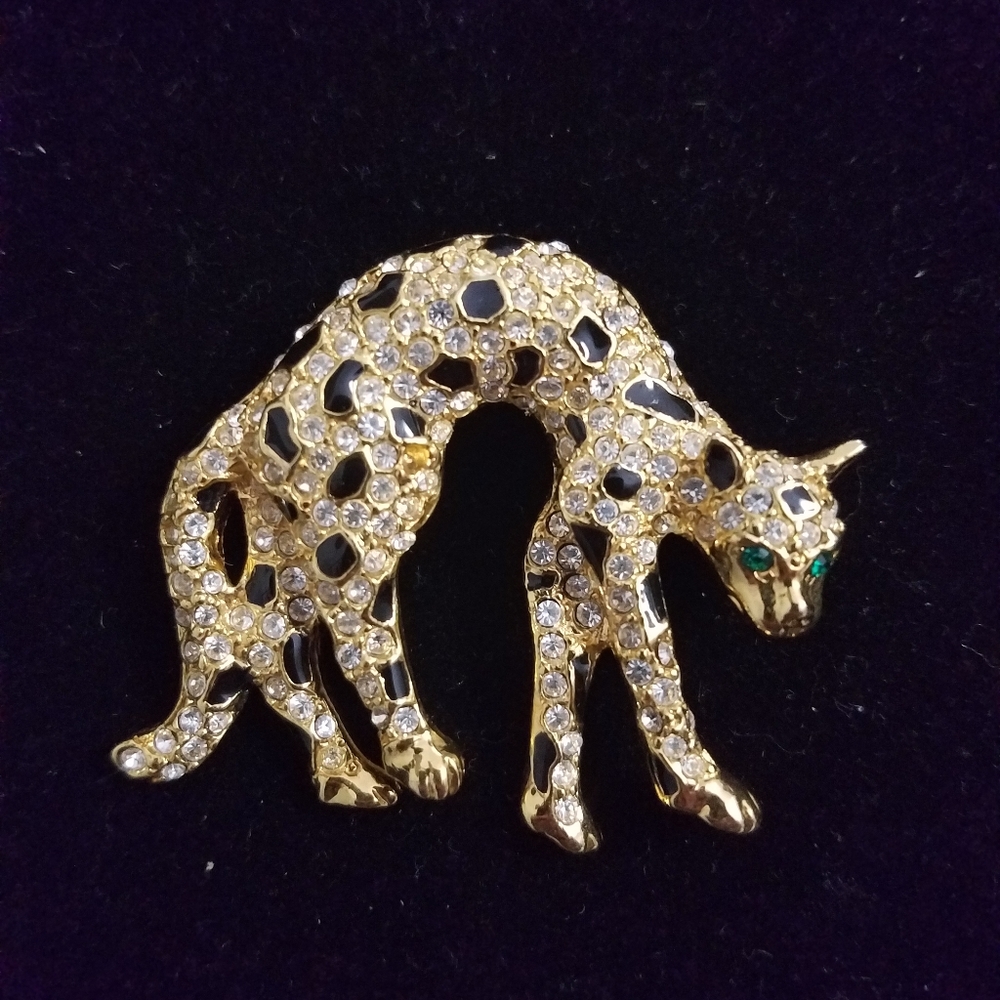 Jaguar Brooch.